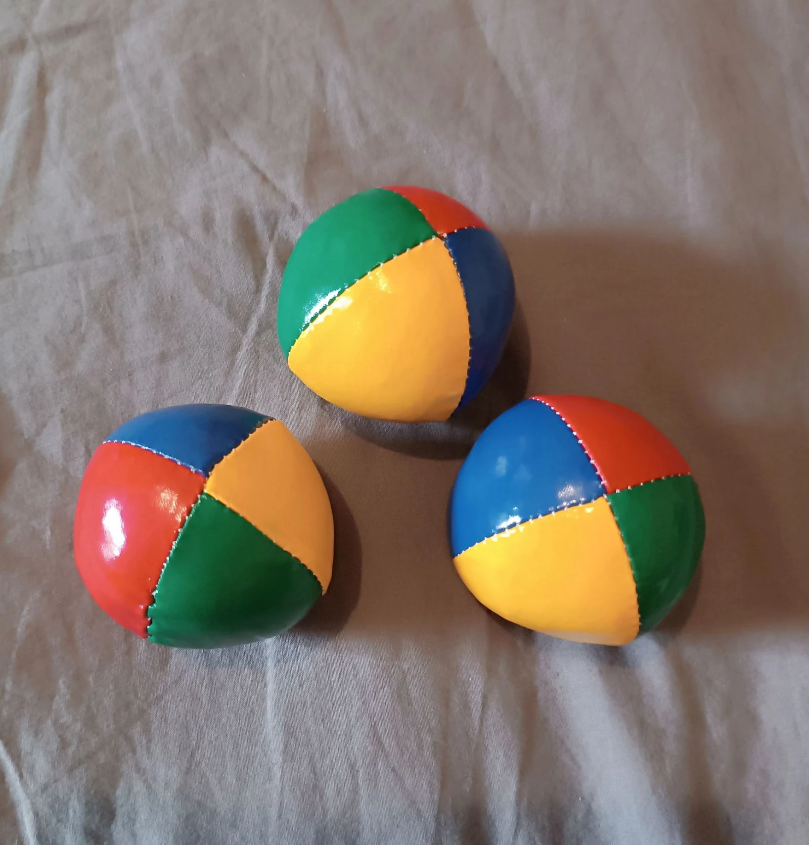 3 balles de jonglages